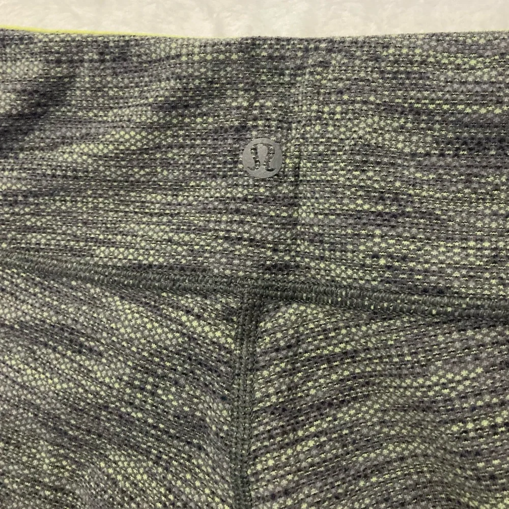 Lululemon cropped leggings grey size 4 - Picture 7 of 7